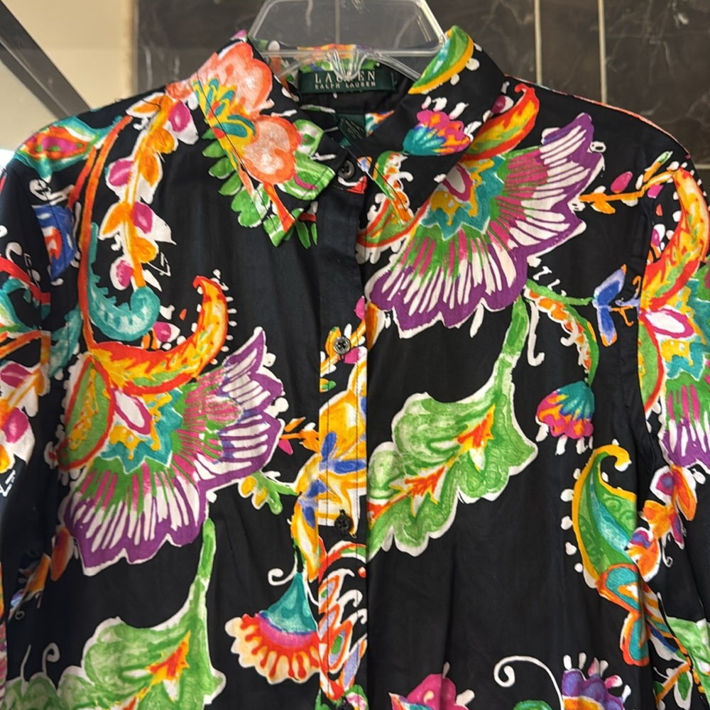 Lauren Ralph Lauren top, size M, 3/4 sleeves, like new condition. - Picture 2 of 6
